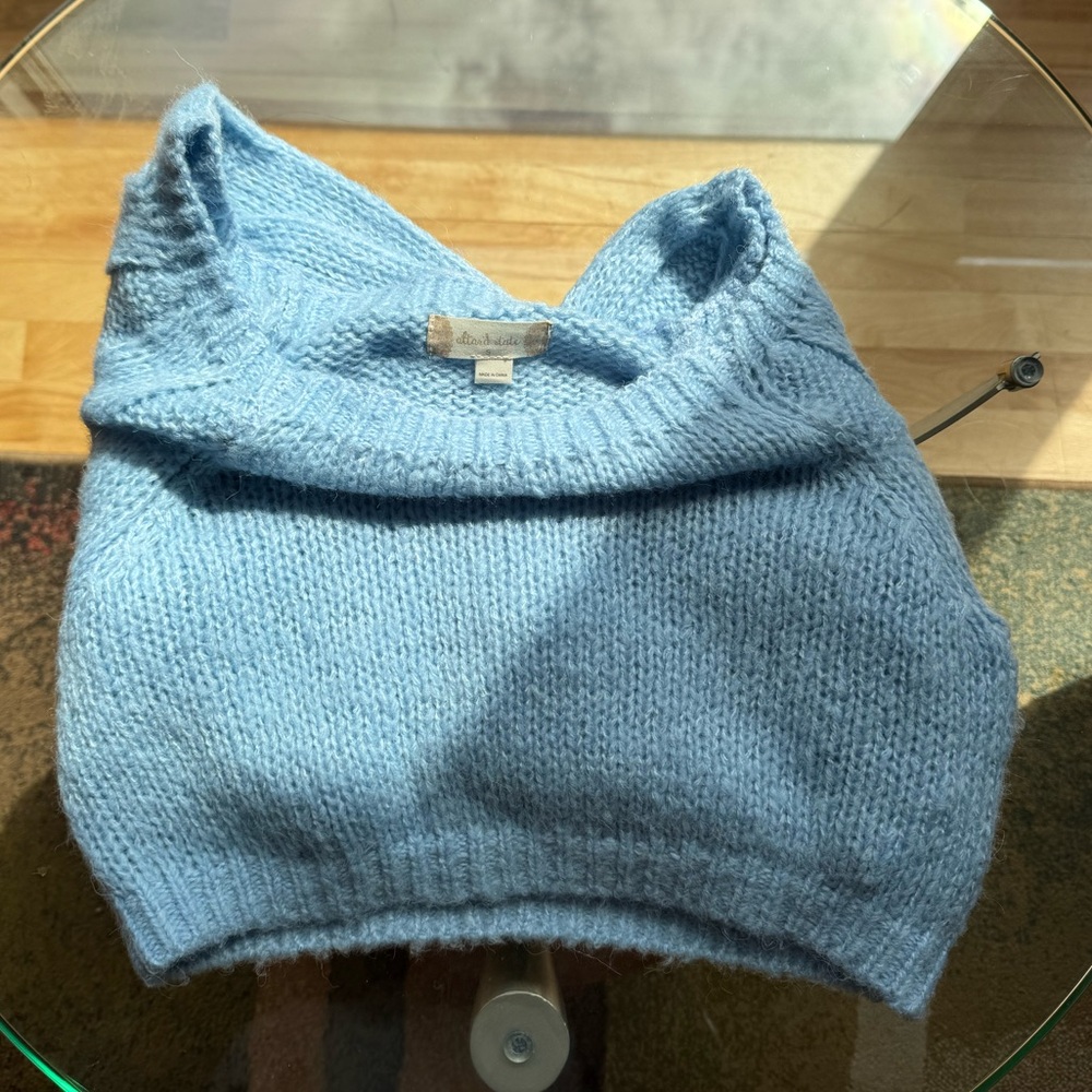 Altar’d state blue off the shoulder cropped sweater